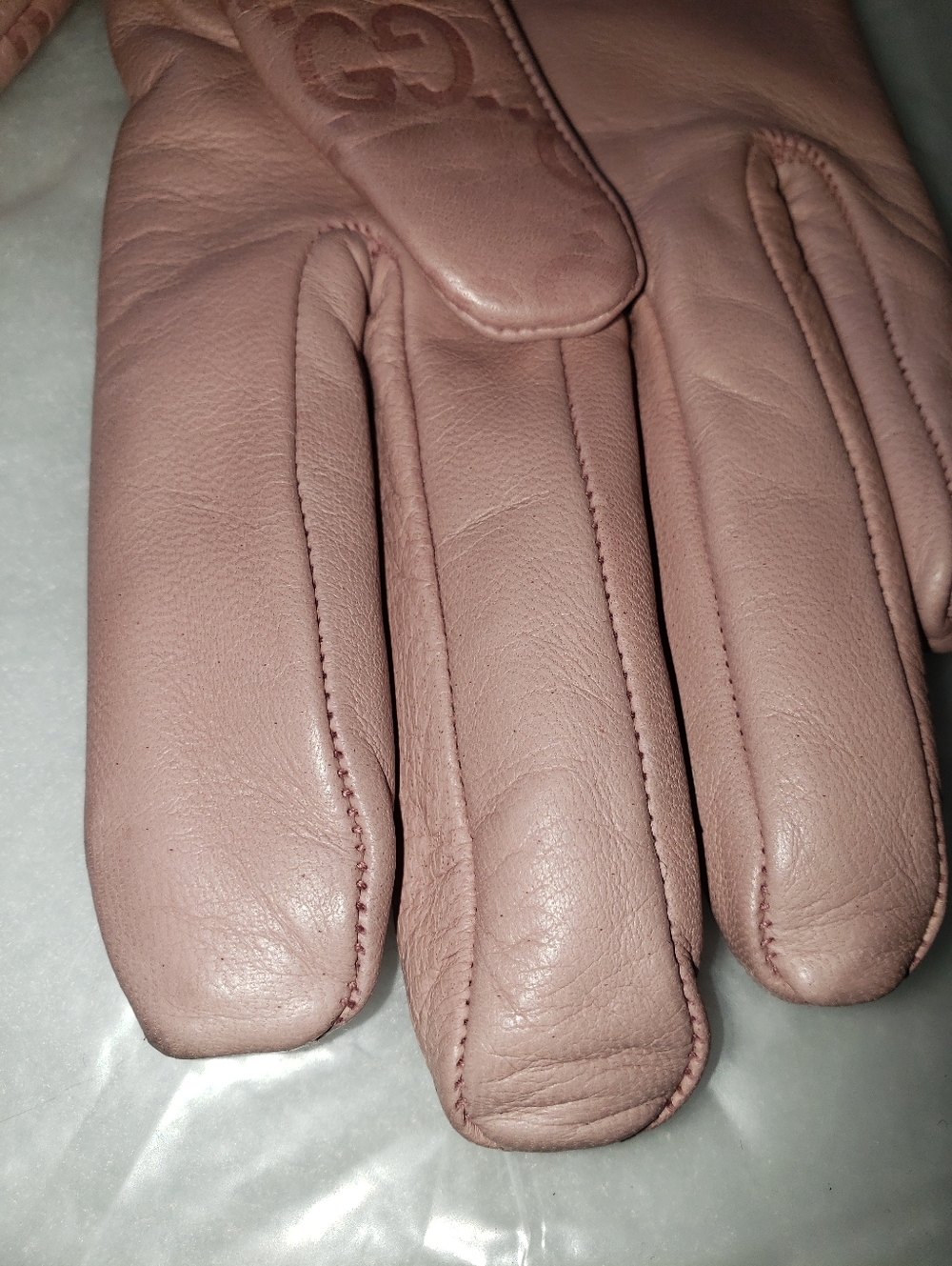 Gucci Lillac Lambskin Leather Cashmere Lined Glove With Ink Stain - Picture 2 of 13